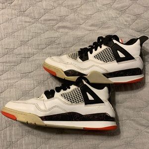 Nike air Jordan 4 retro white/black/crimson. Size 3Y